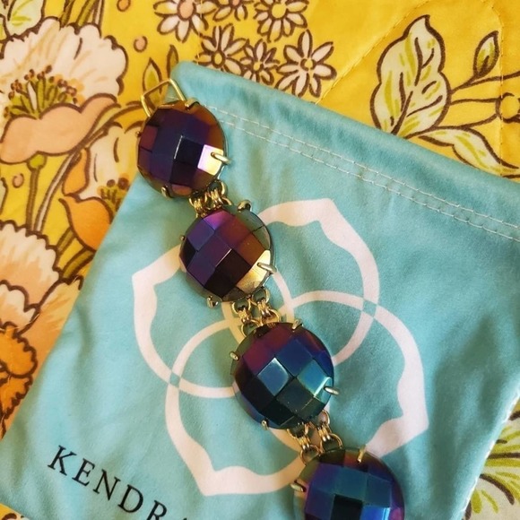 Kendra Scott Cassie Bracelet Iridescent Black - Picture 4 of 11